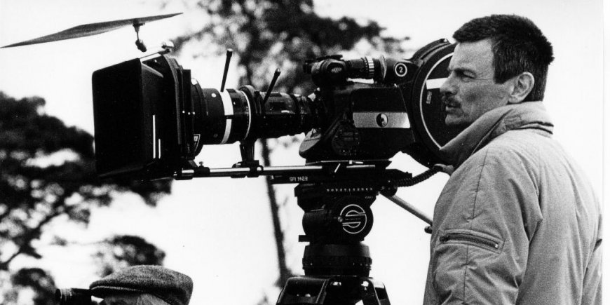 Archive non datée d'Andreï Tarkovski immortalisé en plein tournage.