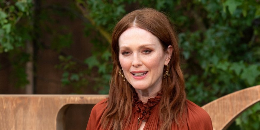 Julianne Moore au défilé Printemps/Été de Christian Dior lors de la Fashion Week à Paris, le 24 septembre 2019.