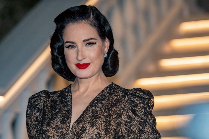 Dita Von Teese tient à son teint de porcelaine Dita Von Teese tient à son teint de porcelaine