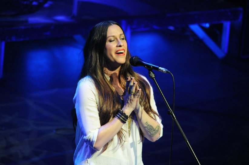 Alanis Morissette est une militante pro-allaitement Alanis Morissette est une militante pro-allaitement