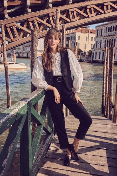 Chic et rebelle en mocassins cloutés Chic et rebelle en mocassins cloutés