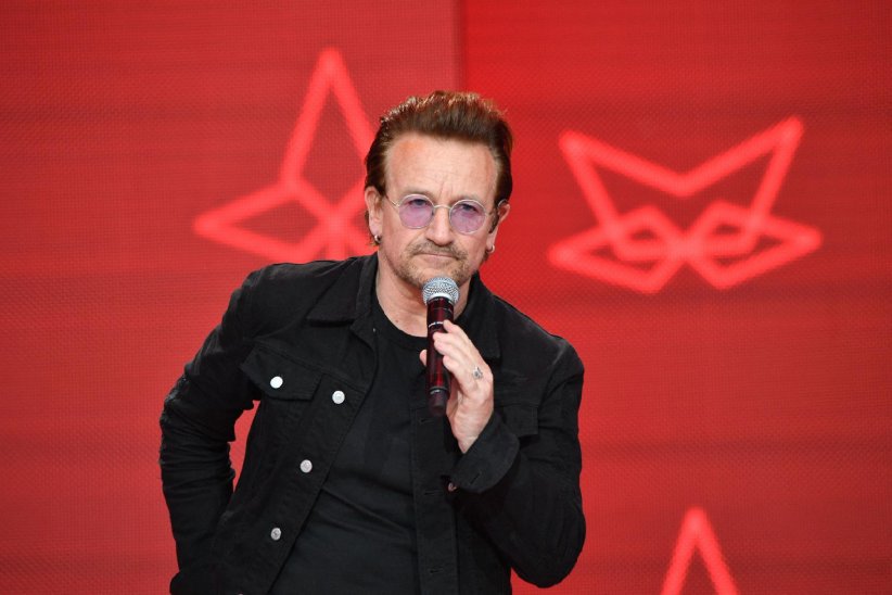 Bono assiste régulièrement au gala de charité de Leonardo DiCaprio Bono assiste régulièrement au gala de charité de Leonardo DiCaprio