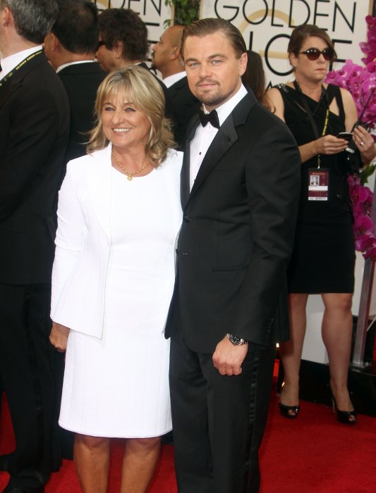 Leonardo DiCaprio : jamais très loin de sa mère, la femme de sa vie Leonardo DiCaprio : jamais très loin de sa mère, la femme de sa vie