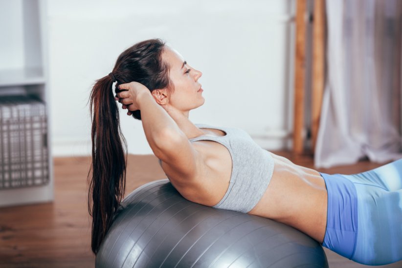Le swiss ball pour un ventre plat Le swiss ball pour un ventre plat