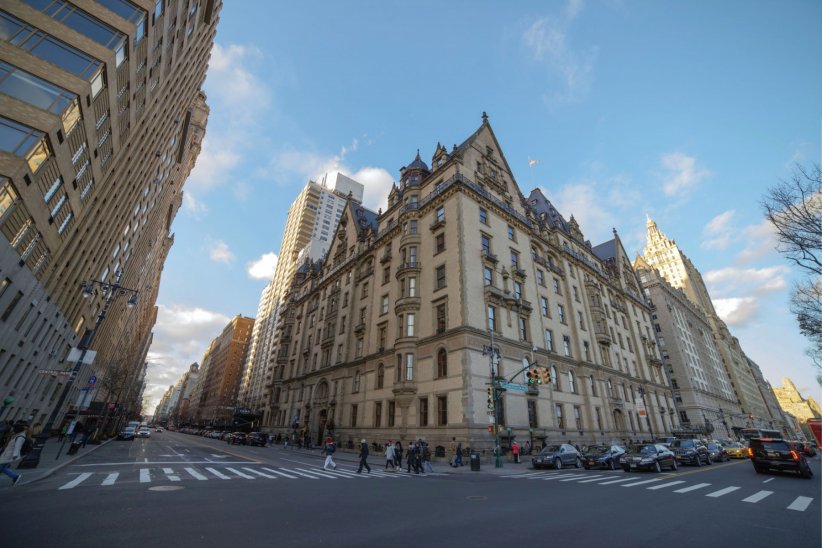 Le Dakota Building de New York où les fans pleurent toujours John Lennon Le Dakota Building de New York où les fans pleurent toujours John Lennon