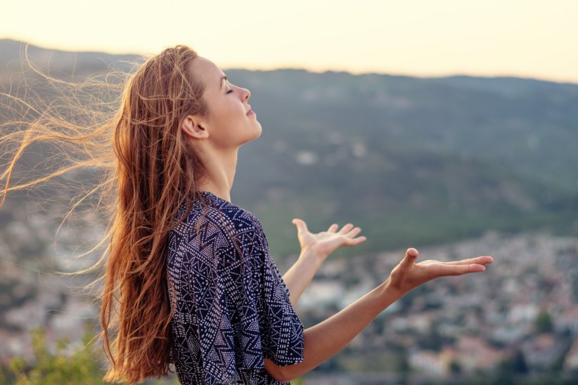 "C'est en croyant aux roses qu'on les fait éclore." Anatole France "C'est en croyant aux roses qu'on les fait éclore." Anatole France