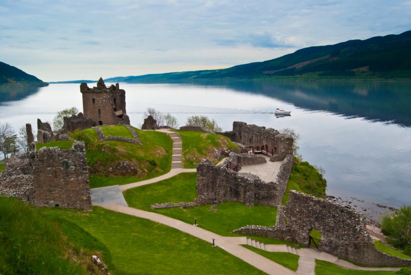 Le loch Ness, en Écosse Le loch Ness, en Écosse