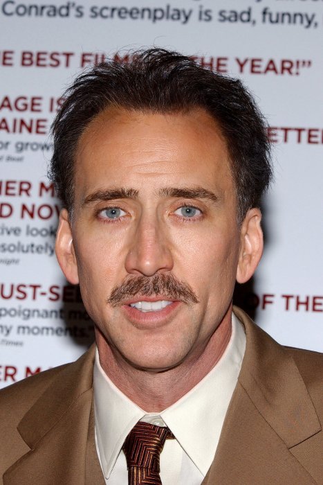 Nicolas Cage : la moustache, une expérience capillaire parmi tant d'autres Nicolas Cage : la moustache, une expérience capillaire parmi tant d'autres