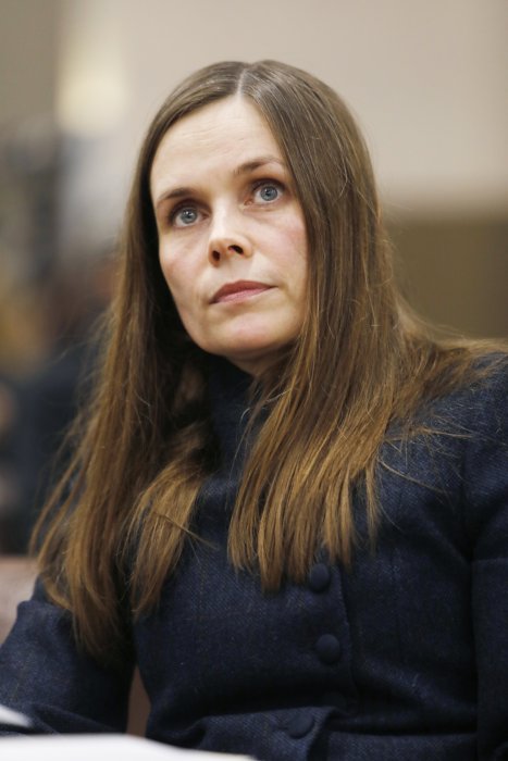 Katrín Jakobsdóttir, Première ministre islandaise, rend hommage au glacier Ok Katrín Jakobsdóttir, Première ministre islandaise, rend hommage au glacier Ok