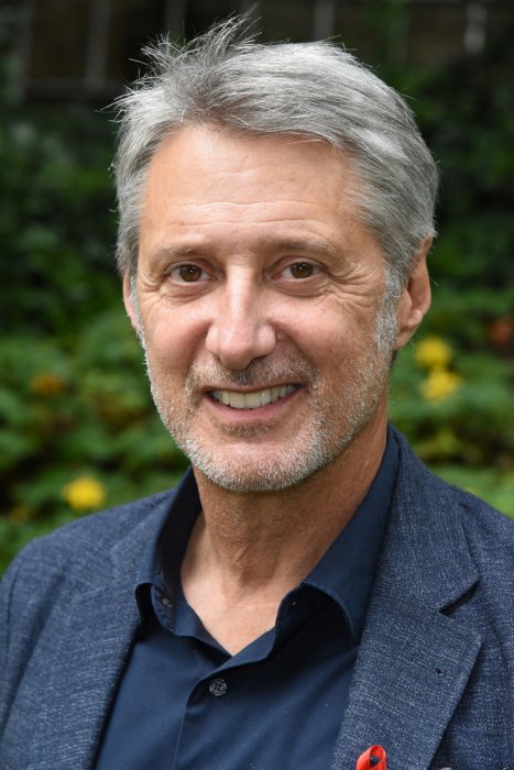 Antoine de Caunes, un sourire à tomber Antoine de Caunes, un sourire à tomber