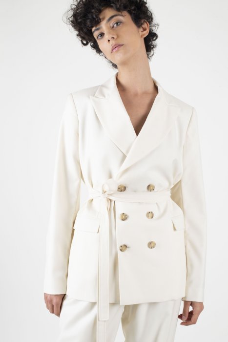 Cassez les codes en blazer ivoire Cassez les codes en blazer ivoire