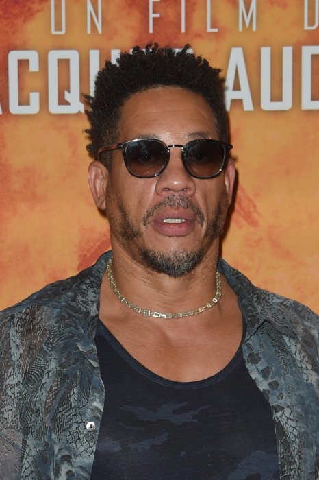 JoeyStarr fume mais "très peu" JoeyStarr fume mais "très peu"
