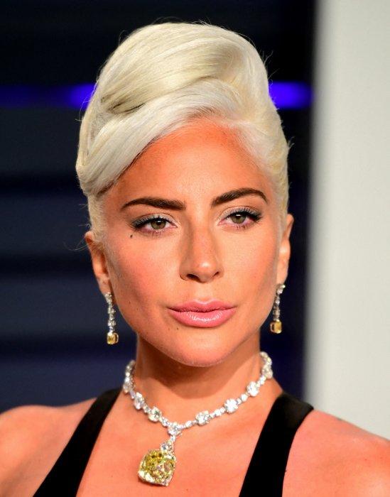 Lady Gaga : avant d'arrêter, elle fumait 40 cigarettes par jour Lady Gaga : avant d'arrêter, elle fumait 40 cigarettes par jour