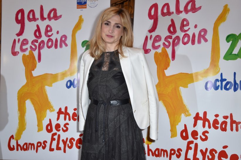 Julie Gayet : la vie privée "derrière la porte" Julie Gayet : la vie privée "derrière la porte"