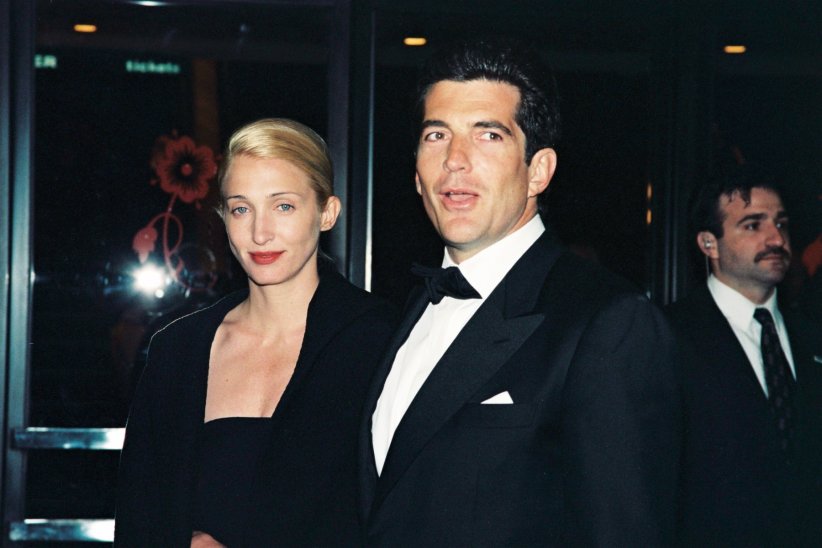 John Fitzgerald Kennedy Jr a tenté de piloter seul un avion John Fitzgerald Kennedy Jr a tenté de piloter seul un avion