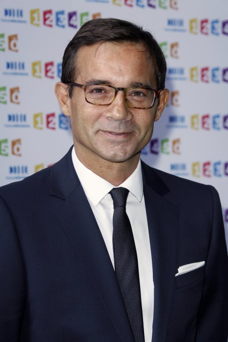 Jean-Luc Delarue : menotté à son siège Jean-Luc Delarue : menotté à son siège