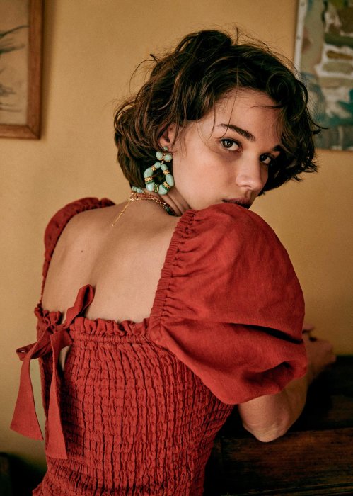 La blouse romantique décolletée La blouse romantique décolletée