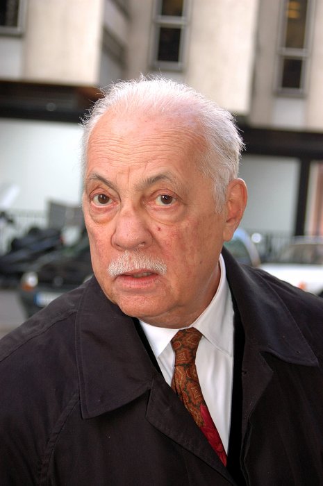 Michel Serrault : de prêtre à clown, il n'y a qu'un pas Michel Serrault : de prêtre à clown, il n'y a qu'un pas