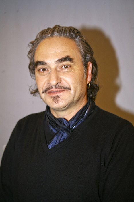 Stephan Eicher est né à Münchenbuchsee en Suisse Stephan Eicher est né à Münchenbuchsee en Suisse