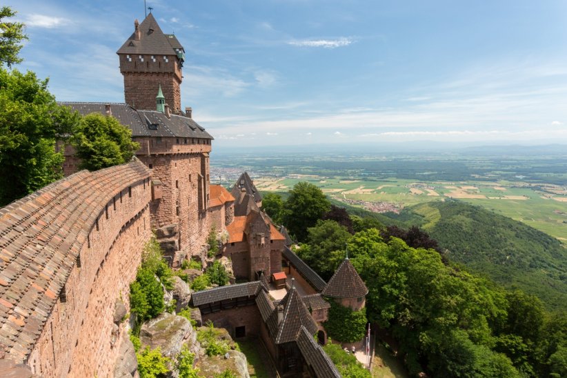 L'Alsace et le château du Haut-Koenigsbourg L'Alsace et le château du Haut-Koenigsbourg
