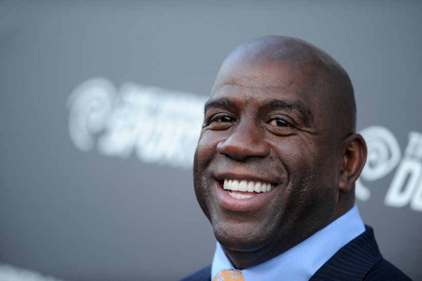 Magic Johnson a mis un terme à sa carrière après sa contamination Magic Johnson a mis un terme à sa carrière après sa contamination