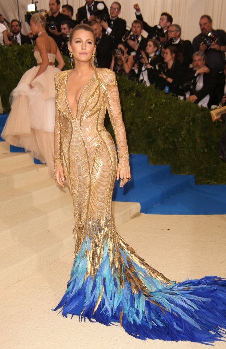 Blake Lively, ravissante au Gala du MET Blake Lively, ravissante au Gala du MET
