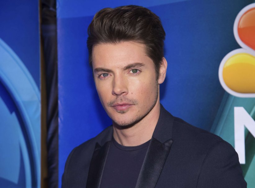 Josh Henderson a un oeil bleu et un oeil vert Josh Henderson a un oeil bleu et un oeil vert