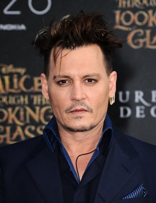 Johnny Depp : payé par la scientologie Johnny Depp : payé par la scientologie
