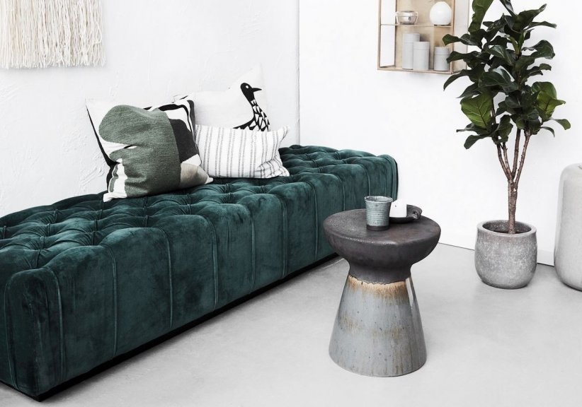 Une table d'appoint en céramique (inspiration House Doctor) Une table d'appoint en céramique (inspiration House Doctor)