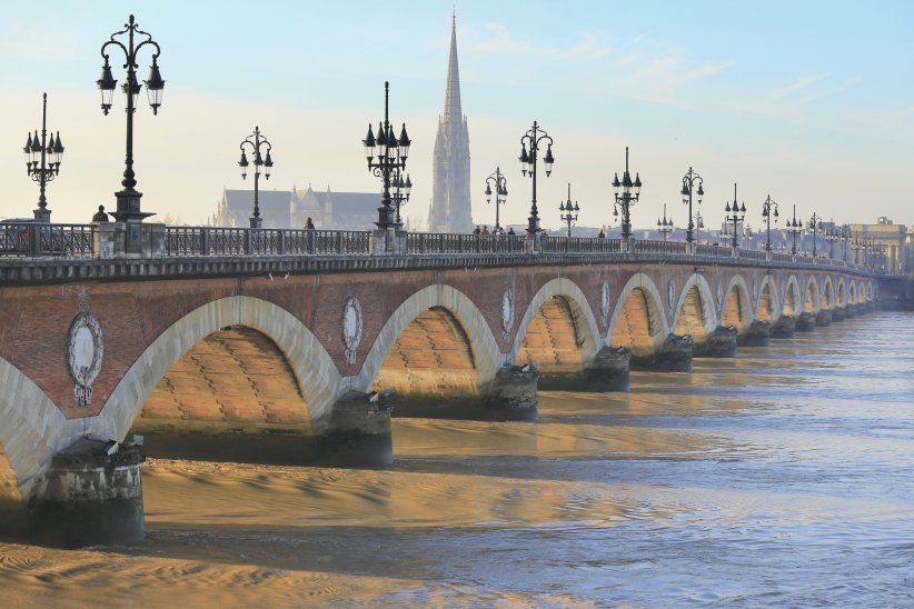 Le majestueux pont de Pierre Le majestueux pont de Pierre
