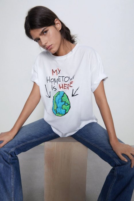 "Ma ville natale est la Terre" "Ma ville natale est la Terre"