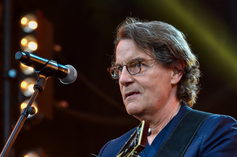 Francis Cabrel revient avec un nouvel album Francis Cabrel revient avec un nouvel album