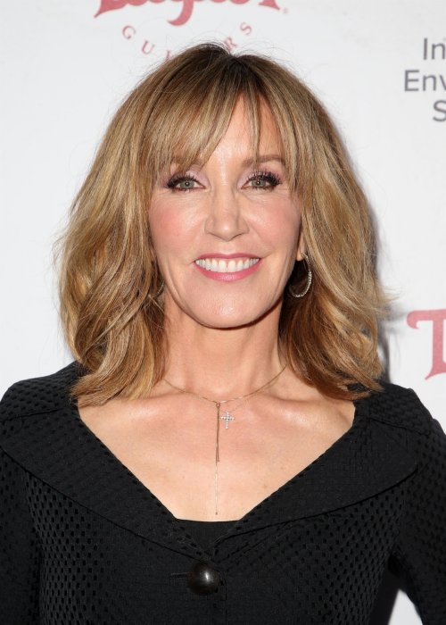 Felicity Huffman plaide coupable dans l'affaire des pots-de-vin Felicity Huffman plaide coupable dans l'affaire des pots-de-vin