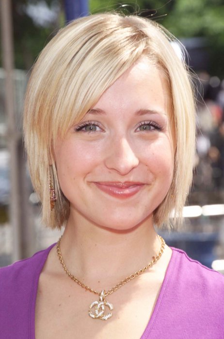 Allison Mack suspectée d'être n°2 d'une secte Allison Mack suspectée d'être n°2 d'une secte