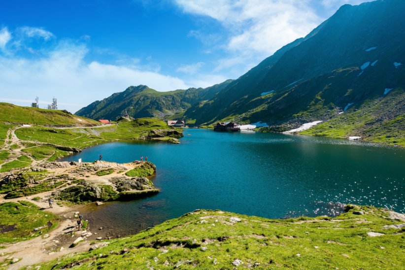 Le lac Bâlea, au coeur des montagnes Le lac Bâlea, au coeur des montagnes