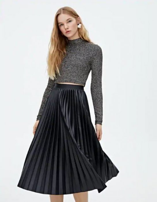 Tendance avec une jupe midi Tendance avec une jupe midi