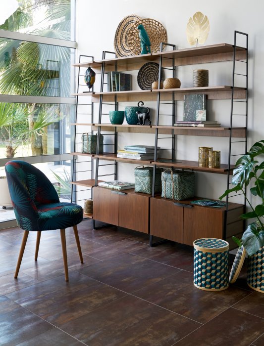 Une étagère en noyer vintage Une étagère en noyer vintage
