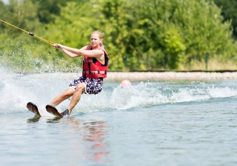 Le ski nautique, s'initier au plaisir de la glisse Le ski nautique, s'initier au plaisir de la glisse