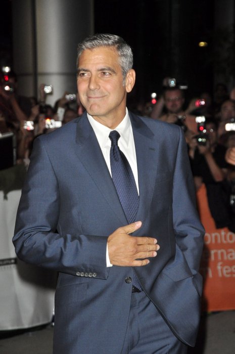 George Clooney : l'éternel sex-symbol à la chevelure poivre et sel George Clooney : l'éternel sex-symbol à la chevelure poivre et sel