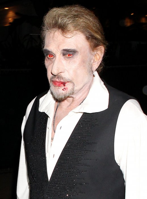 Johnny Hallyday : un costume mortel Johnny Hallyday : un costume mortel