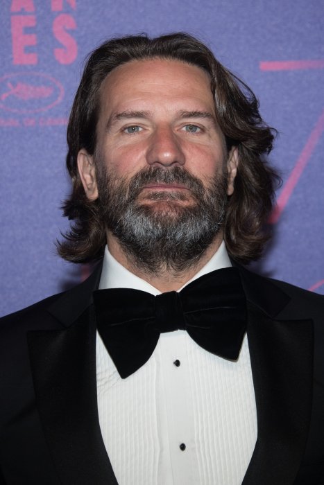 Frédéric Beigbeder : De la folie nocturne à la vie rangée Frédéric Beigbeder : De la folie nocturne à la vie rangée