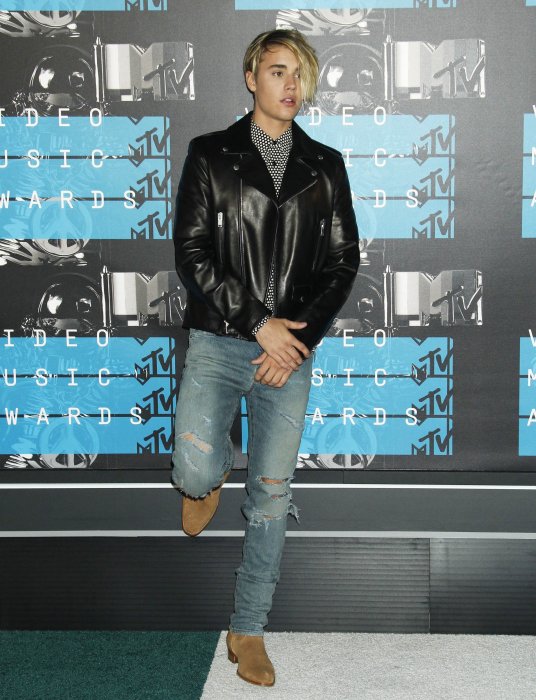 Le bad boy a tenté de recouvrir Selena Gomez Le bad boy a tenté de recouvrir Selena Gomez