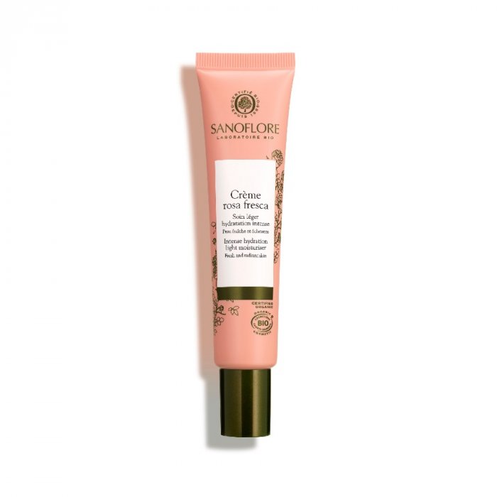 Une crème légère à la rose Une crème légère à la rose