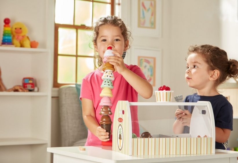 Un comptoir pour vendre des glaces Un comptoir pour vendre des glaces