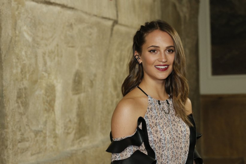 Alicia Vikander : suédois, anglais et danois Alicia Vikander : suédois, anglais et danois