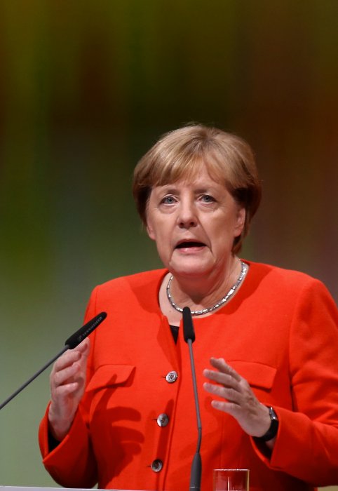 Angela Merkel limite l'accueil des réfugiés Angela Merkel limite l'accueil des réfugiés