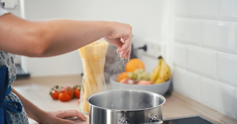 Mettre moins de sel dans l'eau de cuisson Mettre moins de sel dans l'eau de cuisson