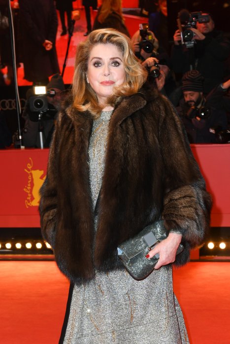 Catherine Deneuve, grand-mère épanouie Catherine Deneuve, grand-mère épanouie
