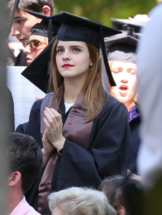 Emma Watson : un master en littérature anglaise Emma Watson : un master en littérature anglaise