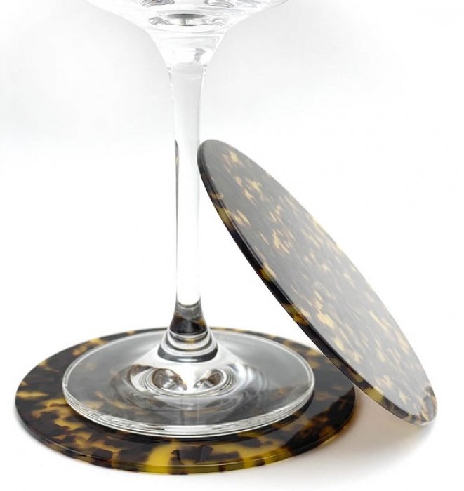 Des dessous de verre en acétate pour changer du liège Des dessous de verre en acétate pour changer du liège